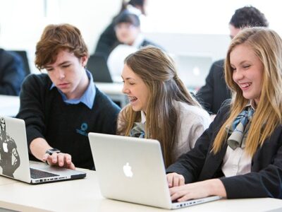 event 7 Interacciones orales y escritas en la organización de las reuniones, viajes y participación en eventos en inglés