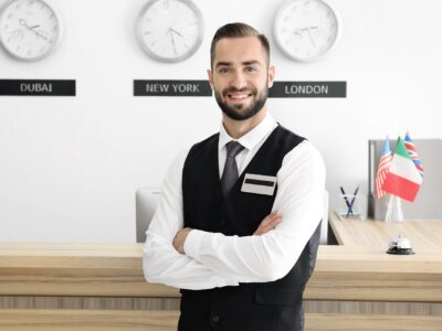 RECEPCIONISTA DE HOTEL 2 Protocolo en Hostelería